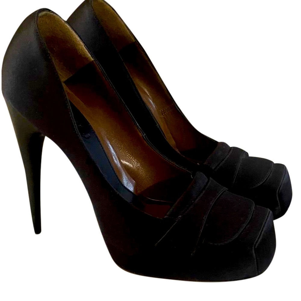 Marni Black Satin Leather Loafer Pumps
Size 38 1/2. US . Round Toe Stiletto Heel